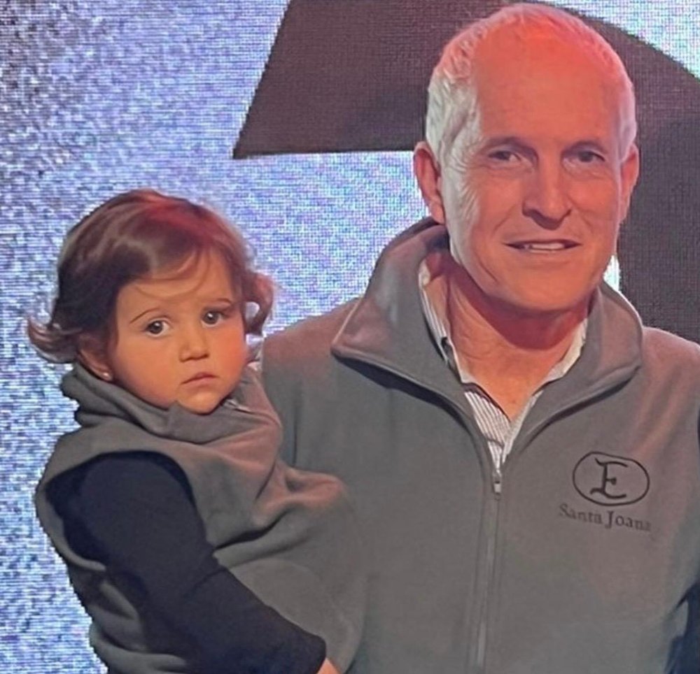 Ulisses Rodrigues Amaral com a neta - Cabanha Santa Joana